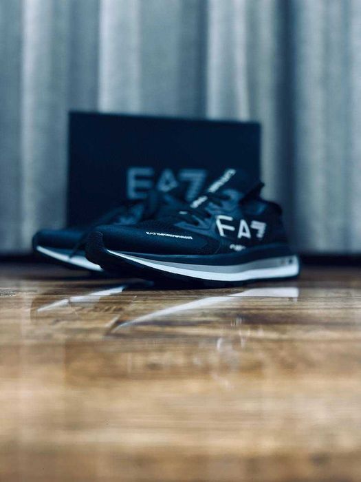 EA7 Armani мужские кроссовки РАЗМЕР 44.5