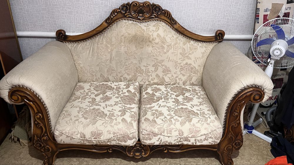 Продам 2 дивана и 2 кресла