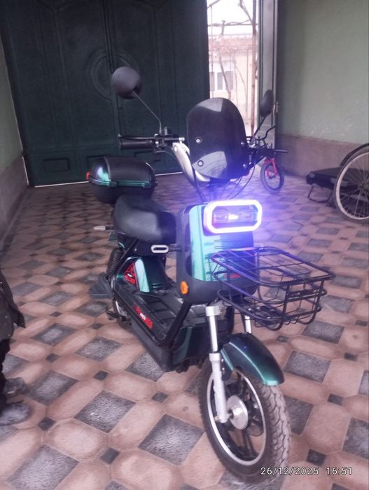 DRONGA Skutr sotiladi