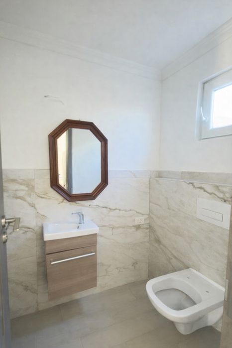 Vand casa individuala,zona Lipovei