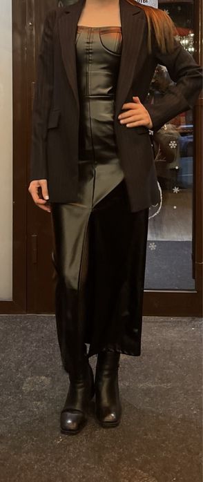 Платье из эко кожи