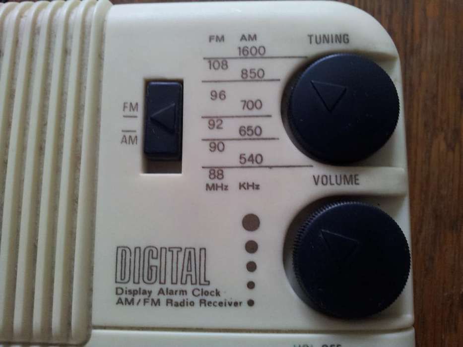 Radio - ceas desteptator - veioza