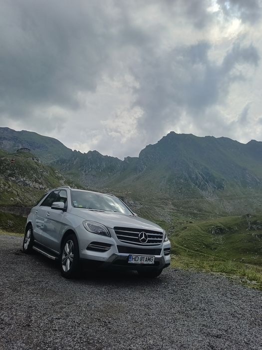 Vând Mercedes ML