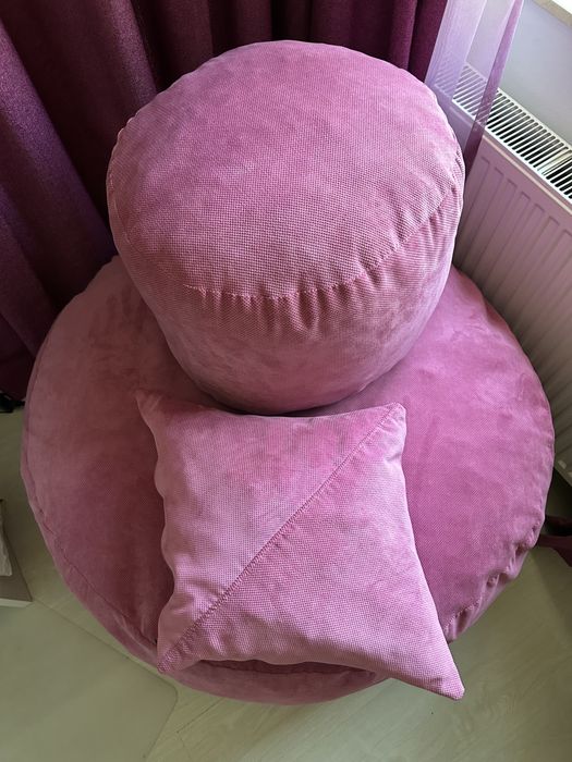 Set perna fotoliu, perna picioare si perna decorativa roz si verde