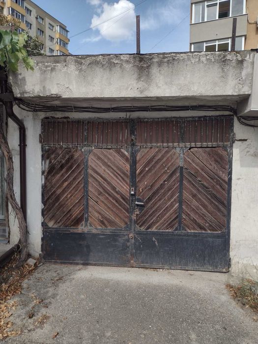 Дава се под наем Гараж / Паркомясто в Благоевград, Бялата висота - 22 кв.м за 61.2 € - Снимка #1