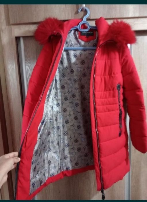 Срочно зимние куртка  сотилади.
