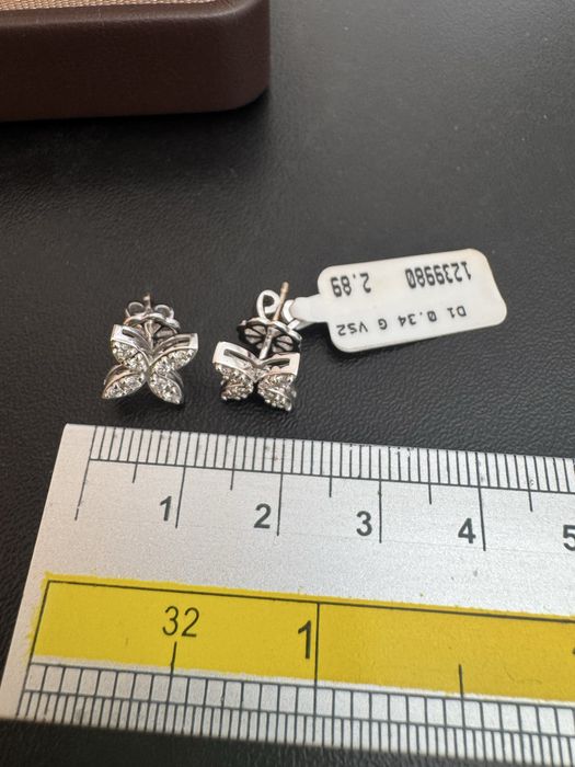 Серьги пусеты 585 с бриллиантами