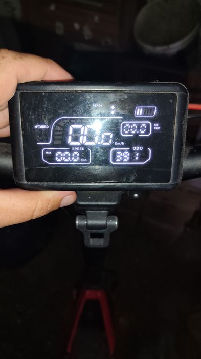 Vând trotinetă electrică stare noua