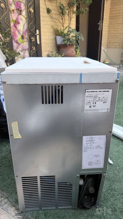 Профессиональный Льдогенератор BAR LINE SERIES B-M 3008 WS—Италия