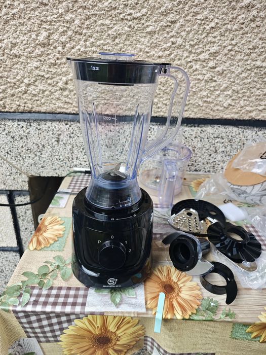 Кухненски робот 800 w