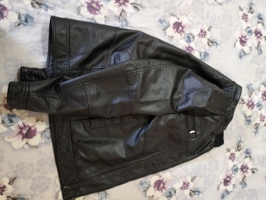 De vînzare 3 buc.geaca bărbătesc (noi)