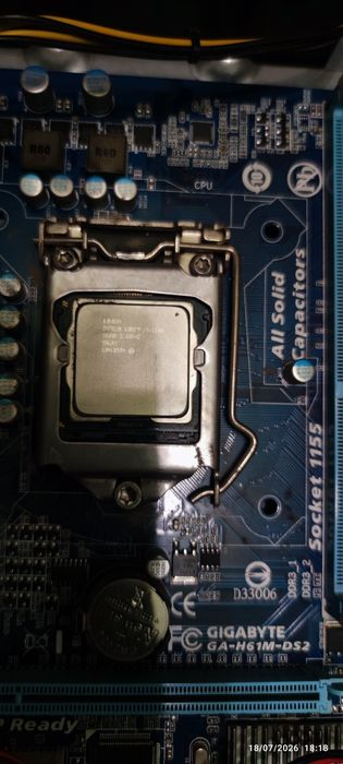 Цял компютър И монитор за офис работа или друго I3-2100 , 2х4GB DDR3 , SSD 120GB Windows спешно