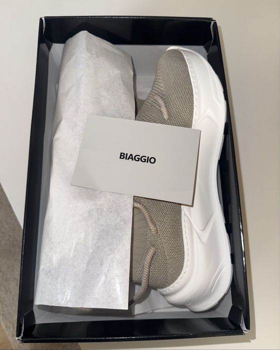 Vand sneakersi Biaggio noi in cutie