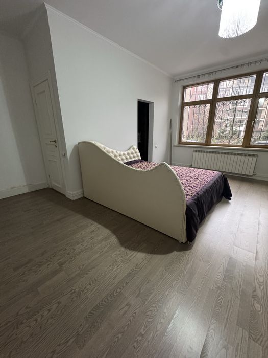 Дизайнерская кровать