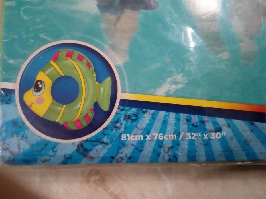 Нови надуваеми басейни,топка Фламинго,пояси Риба,плувки,очила.