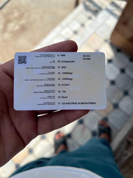 Avtogreyder Автогрейдер sotiladi – zo'r holatda, arzon narxda!