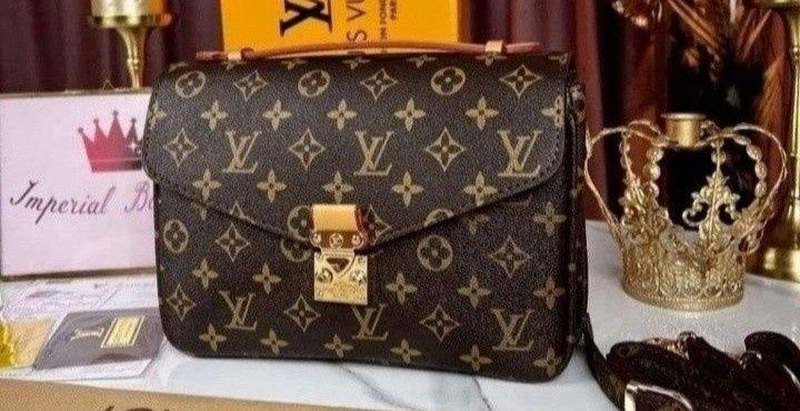 Geanta damă,25/15cm,model Pochette Metis,curea detasabila,saculet,etic