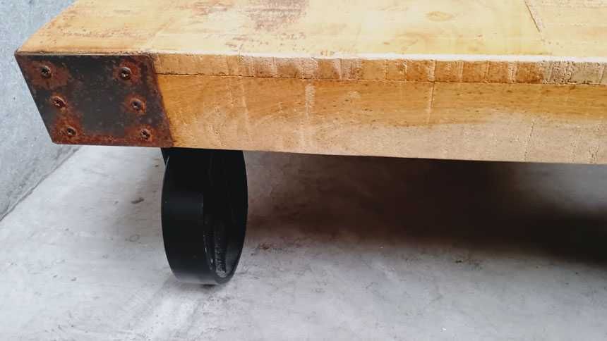 Стилизирана холна маса от мангово дърво