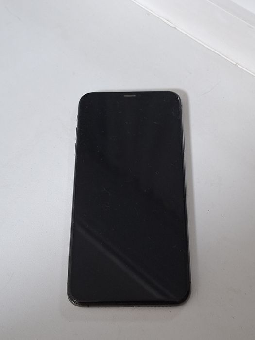 Продам IPhone XS MAX