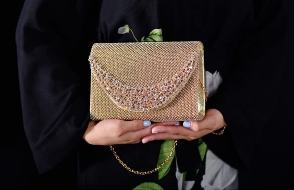 Продам серебристый, золотистый клатчи