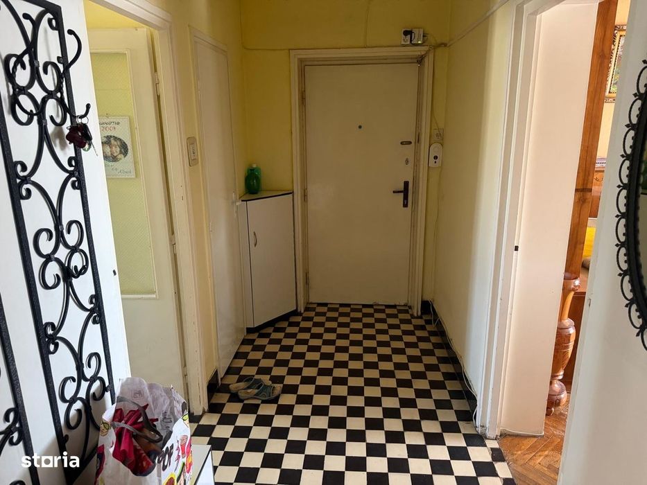 Apartament 3 camere,cu garaj,Zona Centrala