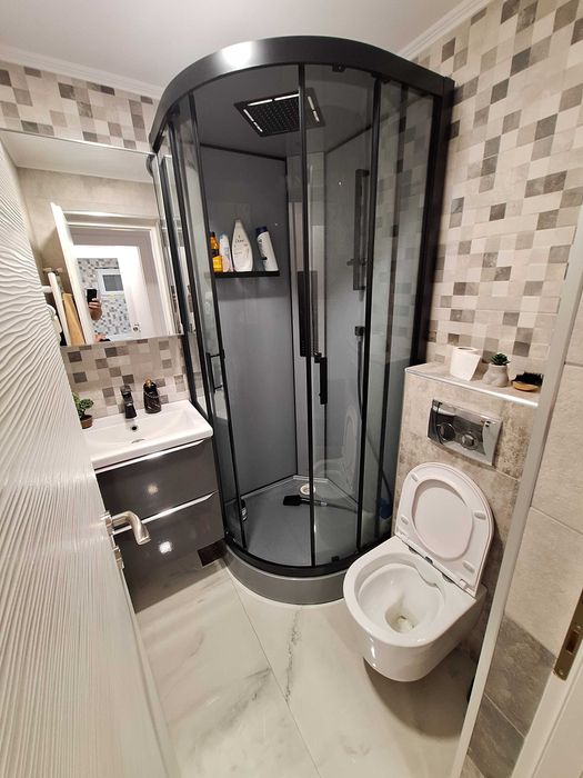 Proprietar Vand Apartament 4 cam 2 bai decomandat zona E3 Parter 80 Mp
