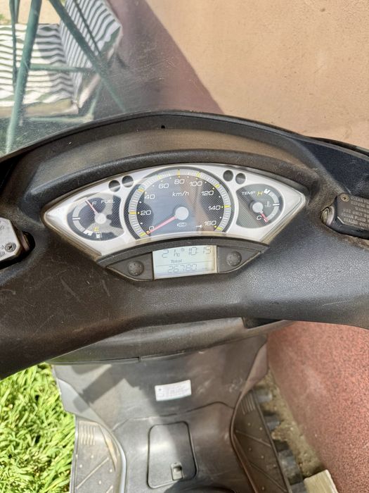 Yamaha x-max 250