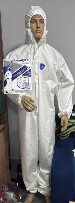 Защитный комбинезон в ассортименте