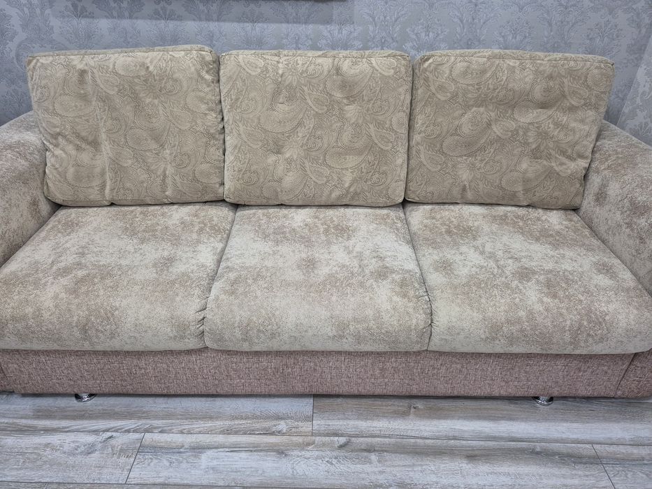 Продам диван за 100000 тг.