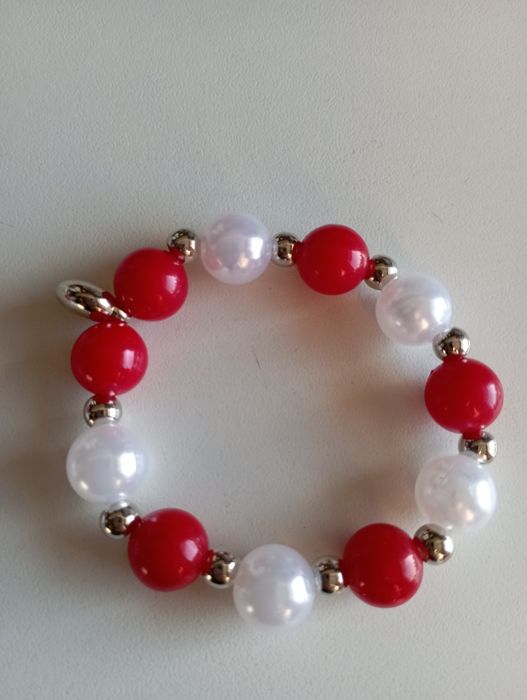 Мартеници.             .