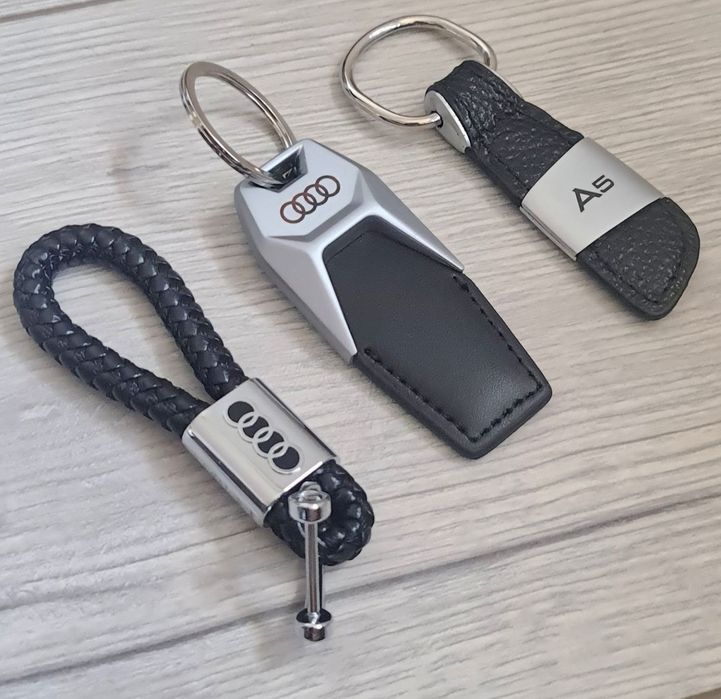 Breloc-Piele-Logo-Sigla-Emblema-Audi-A3-A4-A5-A6-A7-A8-Q3-Q5-Q7-Q8-Sline
