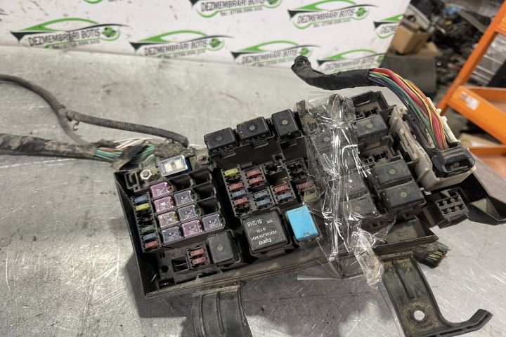 Panou sigurante si relee Nissan Terrano R20