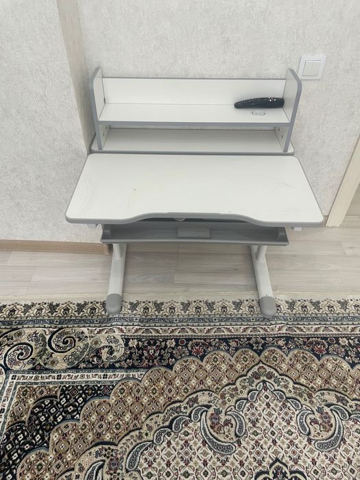 Продам растущую парту для ученика