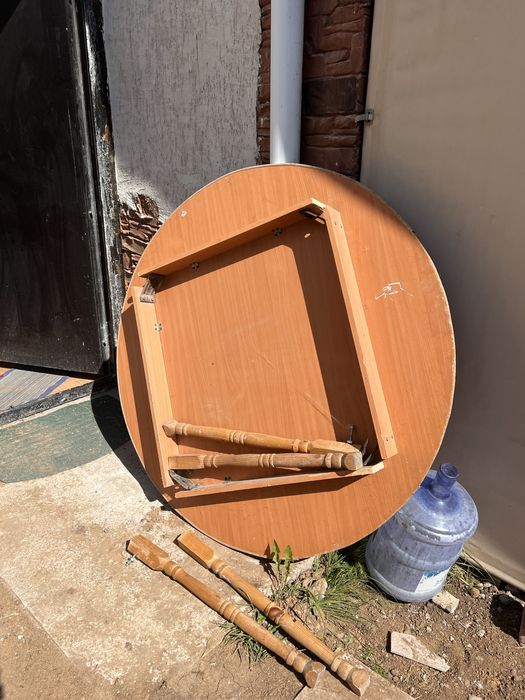 Продам стол