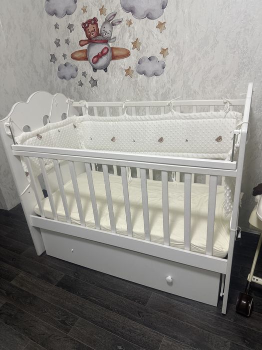 Детская кроватка маятник