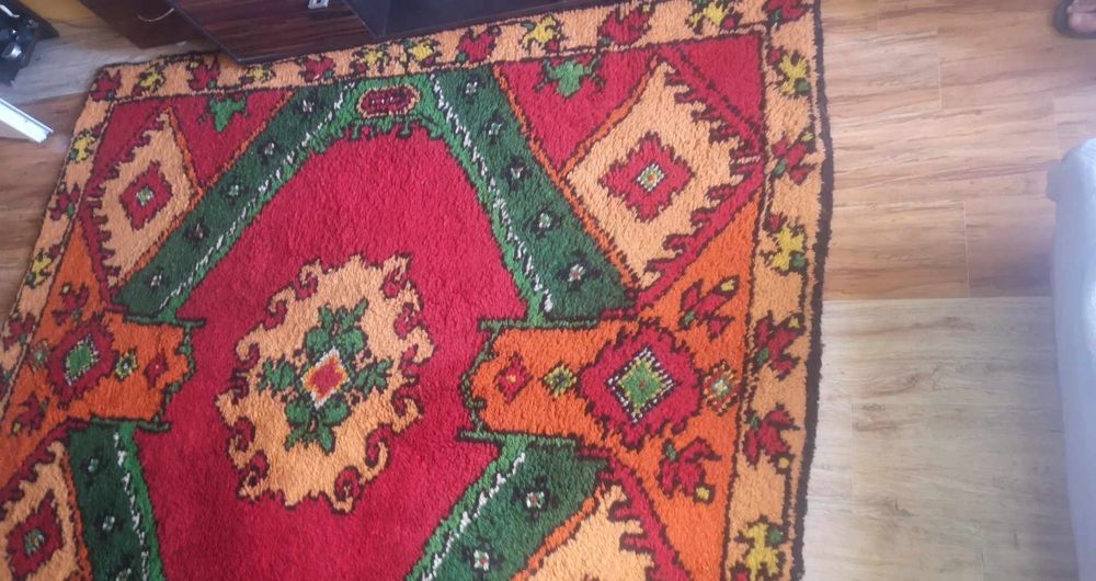 Губер подходящ за килим