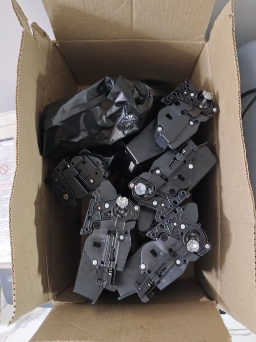 Картриджи есть 8шт