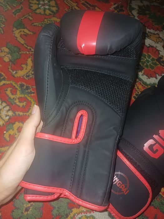 Бокс перчатки необычные)