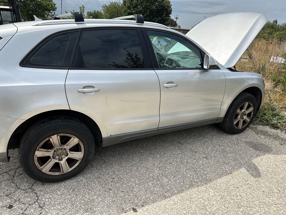 На частиAudi Q5 quattro 2.0тди 2.0tfsi Автомат ръчка  2010г