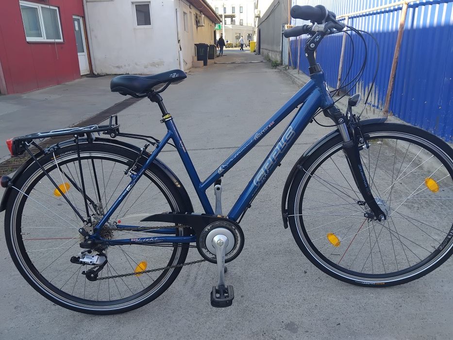 Vând bicicleta din aluminiu pentru damă