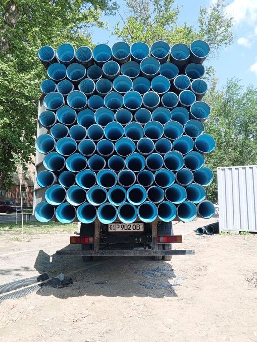 Гофрированная труба. Полиэтиленовые трубы. Дренажный труба. Гофра труб