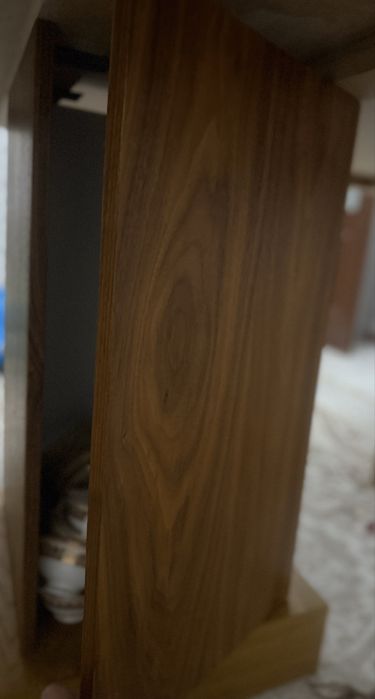 Стол шпонированный для гостинной