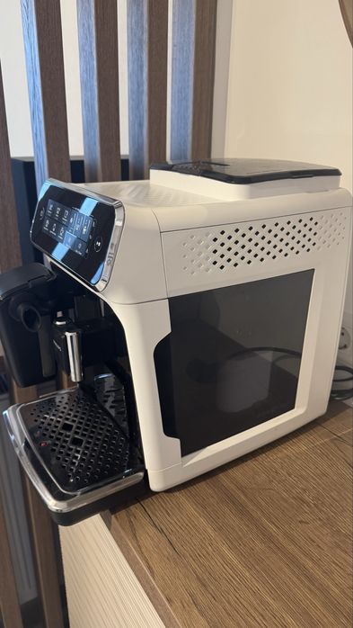 Espressor automat Philips LatteGo EP3243/50