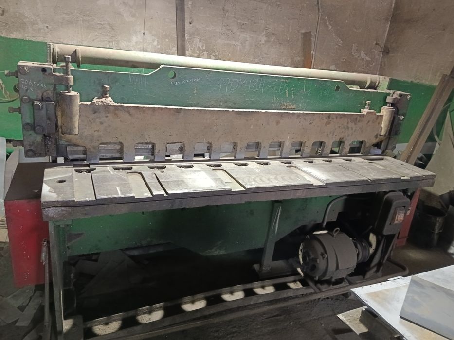 Гильотина механическая