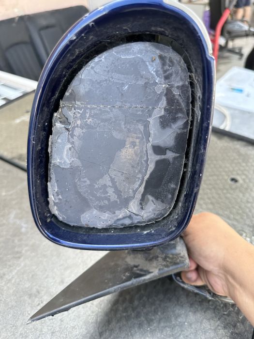 Врата дясна дясно огледало  брава Пасат б6 Passat b6 2006г