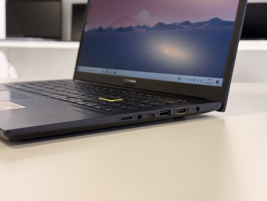 Ноутбук Asus VivoBook Core i3