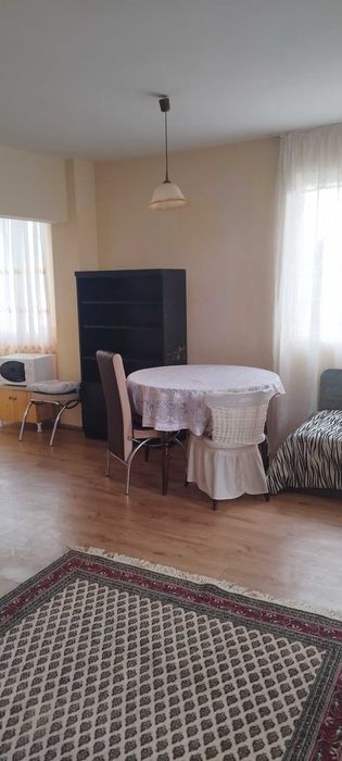 Дава се под наем Двустаен апартамент в Варна, Погреби - 72 кв.м за 433.5 € - Снимка #2