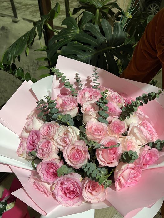 Цветы розы букеты готовые