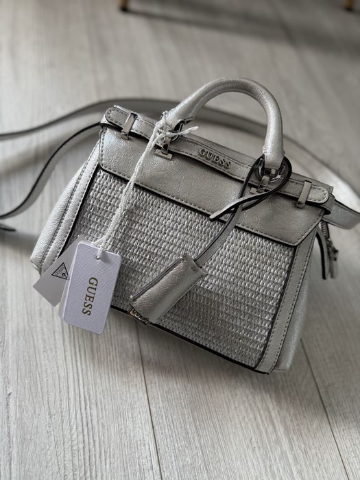 Дамска чанта Guess