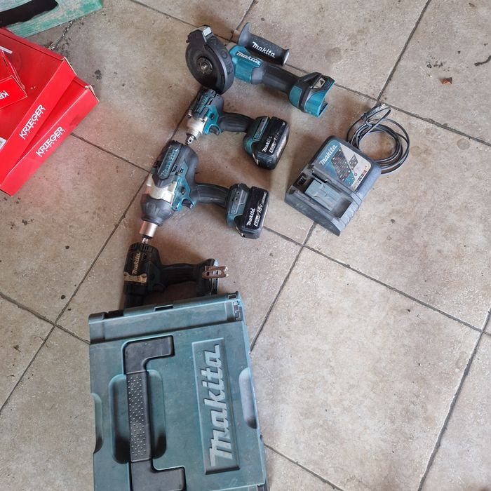 Set Makita masini de insurubat cu impact flex si autofiletanta